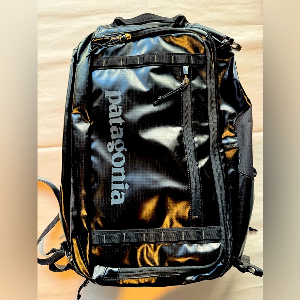 🔥NWT PATAGONIA SHINY BLACK HOLE MINI MLC BACKPACK 26L